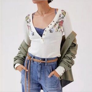 Pilcro Floral Embroidered Women’s White Long Sleeve Top Anthropologie Sz M Boho